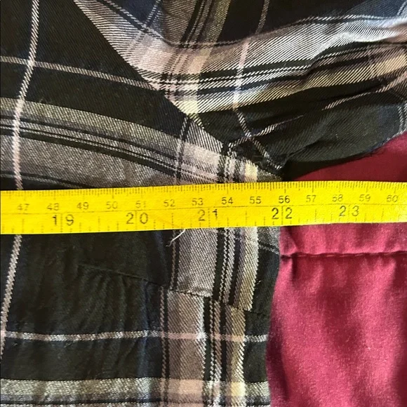 Plaid Black and White Women's Top size large - Picture 6 of 10